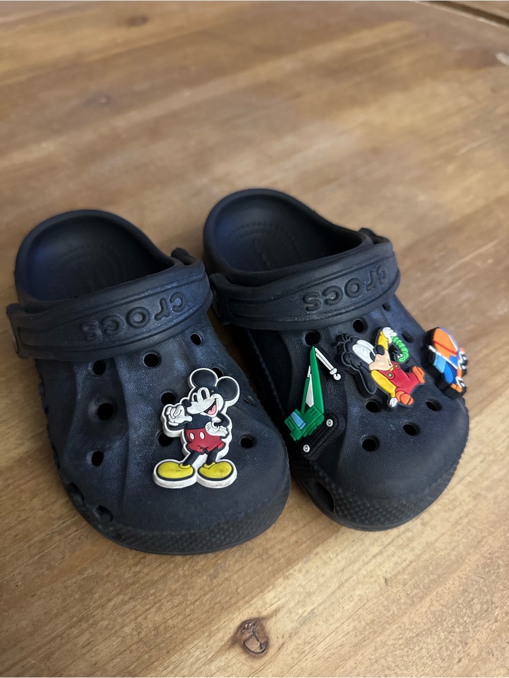 CROCS Black Kids Clog Sandals with Cartoon Jibbitz Charms - Picture 5 of 5